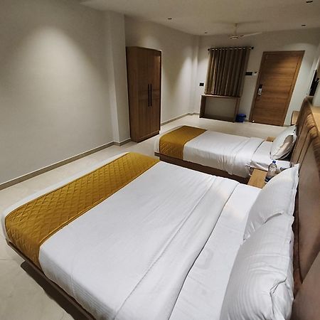 Hotel Beverly Plaza Kozhikode Esterno foto