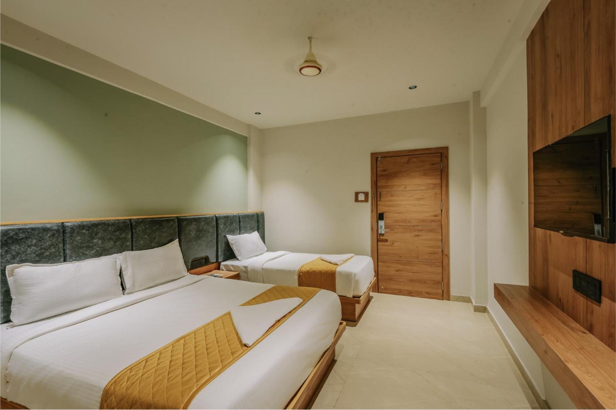 Hotel Beverly Plaza Kozhikode Esterno foto