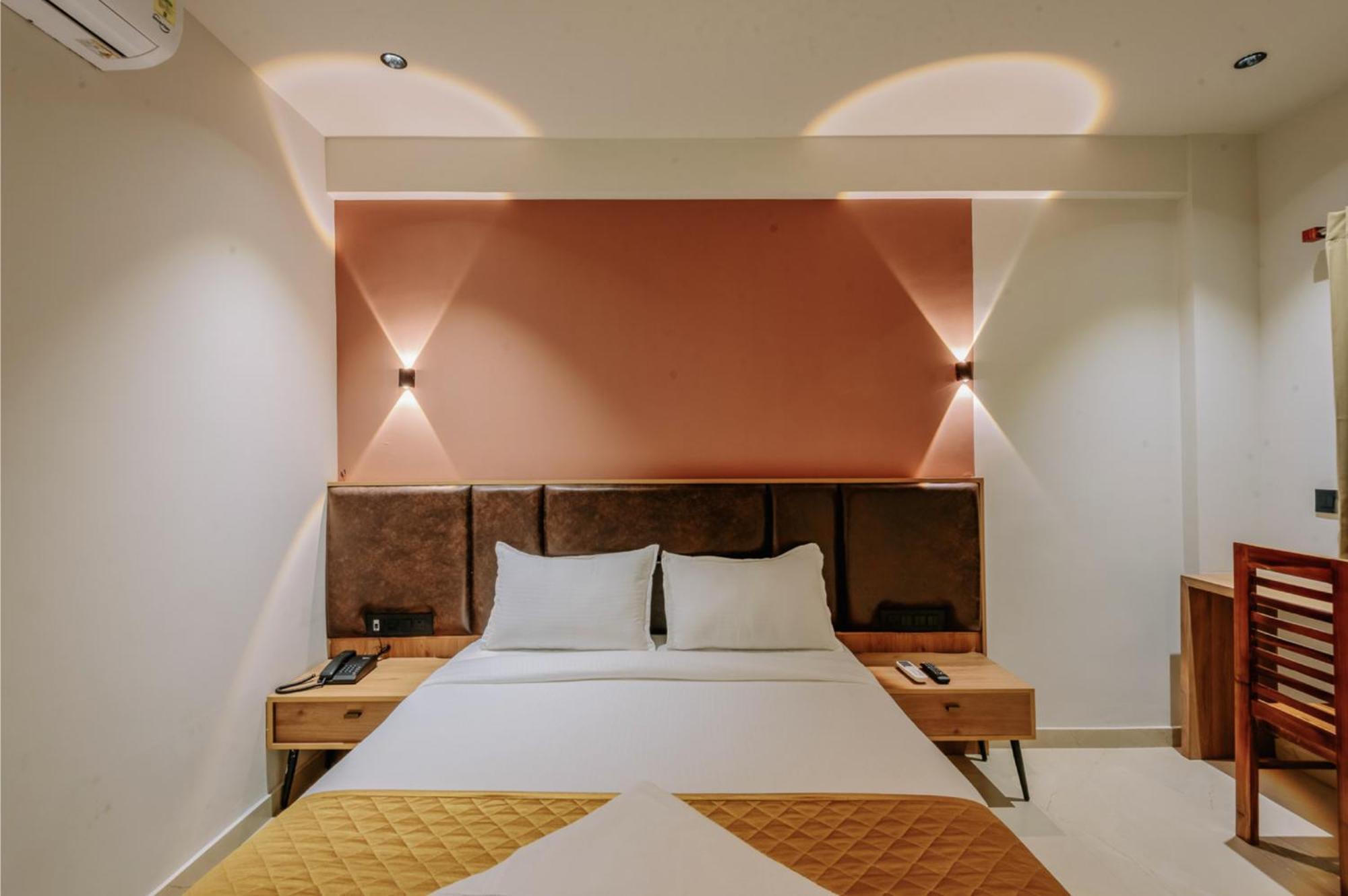 Hotel Beverly Plaza Kozhikode Esterno foto