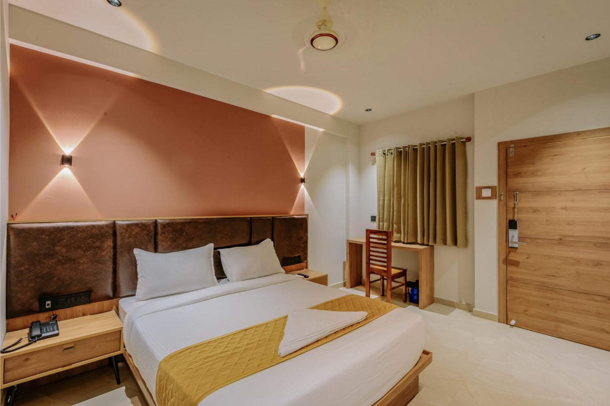 Hotel Beverly Plaza Kozhikode Esterno foto