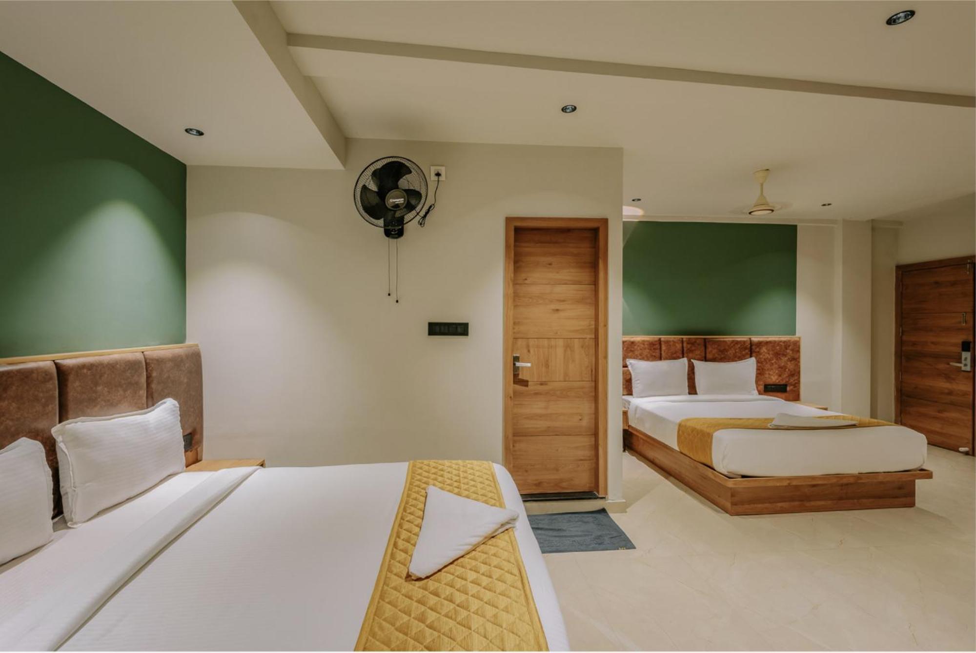 Hotel Beverly Plaza Kozhikode Esterno foto