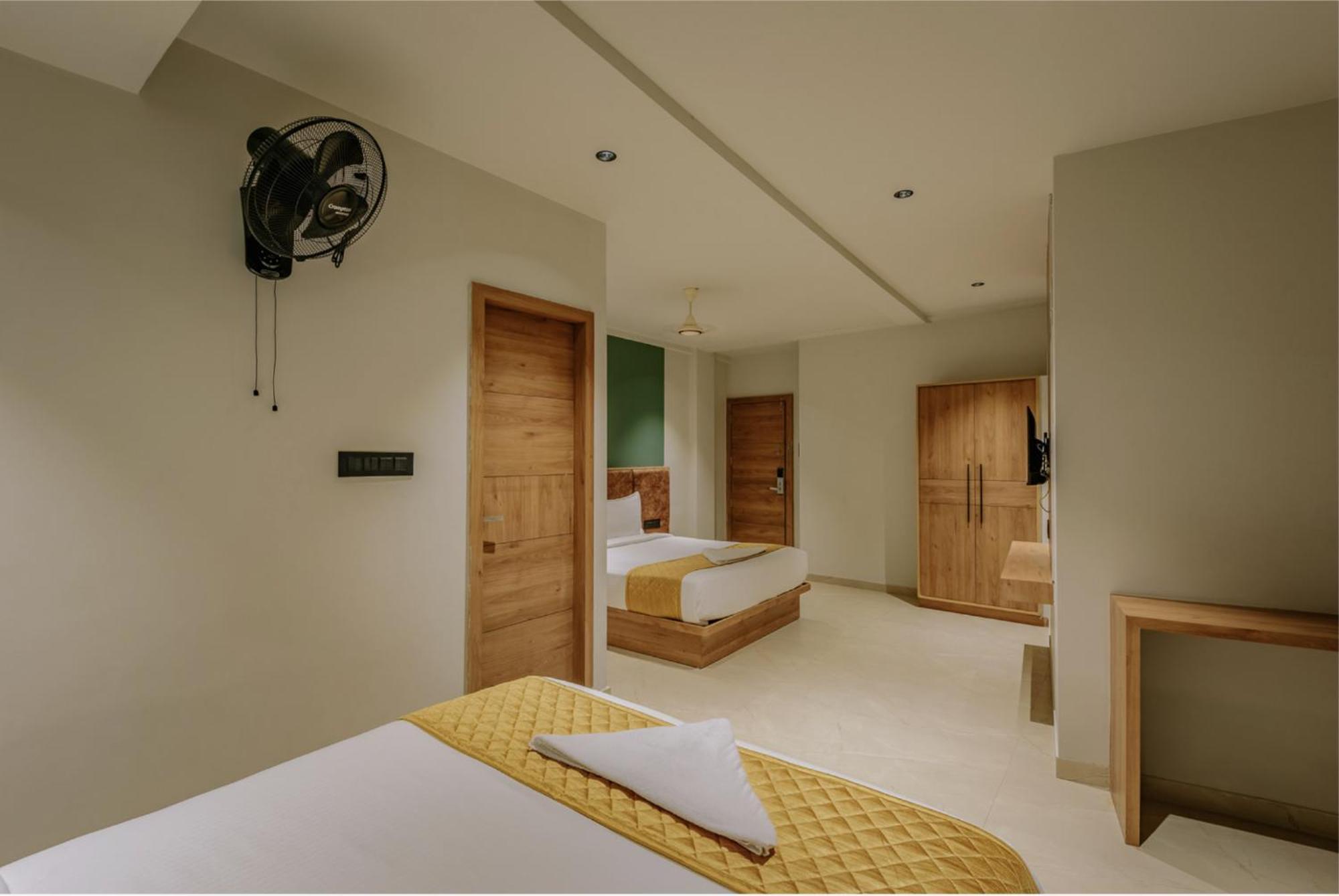 Hotel Beverly Plaza Kozhikode Esterno foto