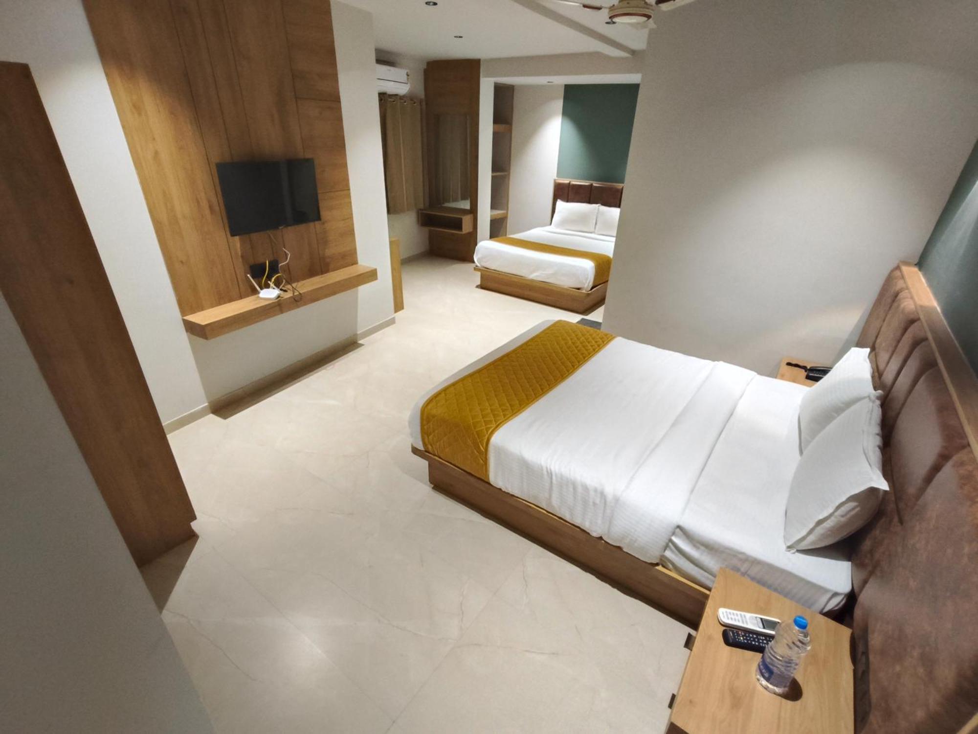 Hotel Beverly Plaza Kozhikode Esterno foto