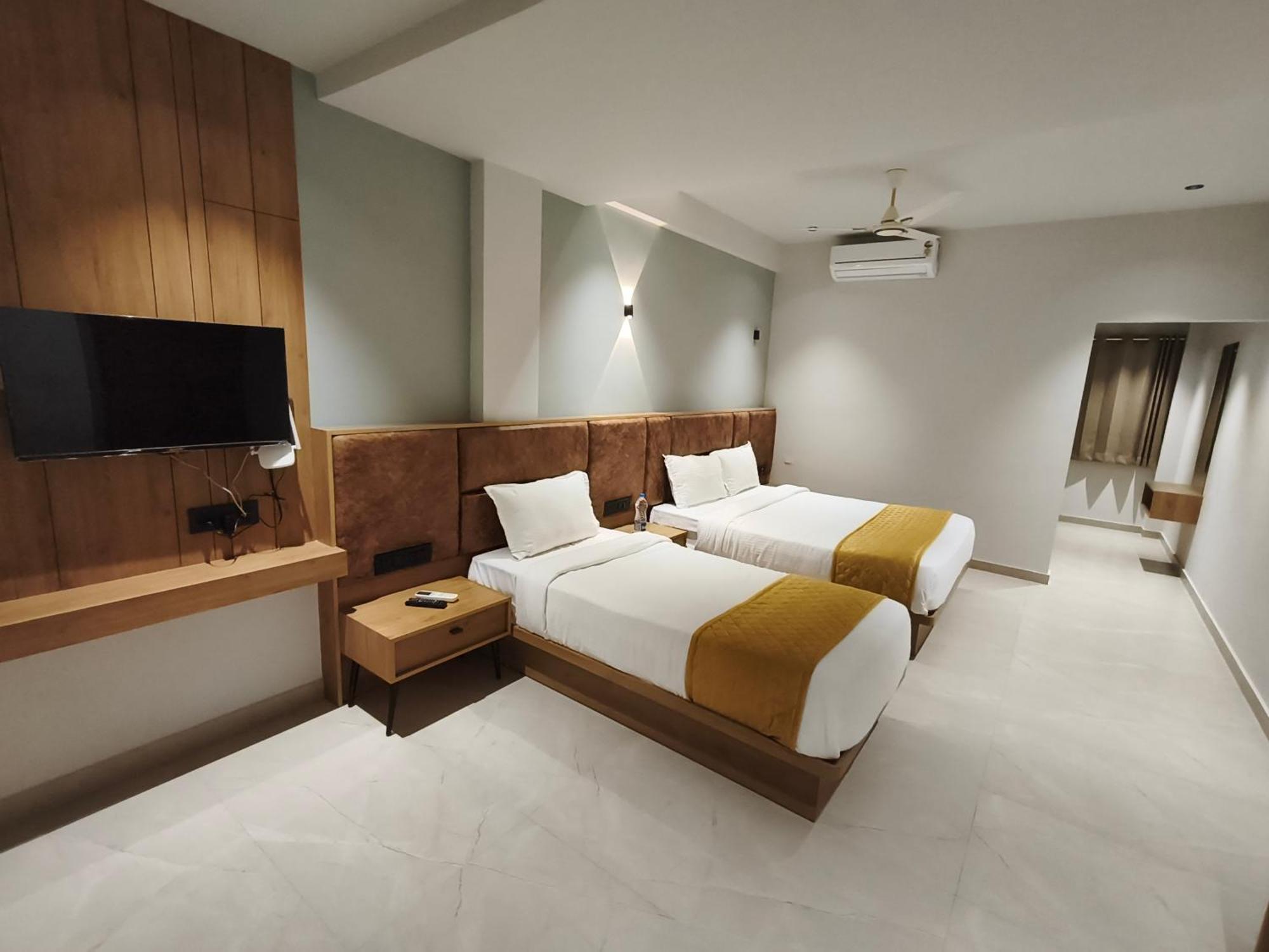 Hotel Beverly Plaza Kozhikode Esterno foto