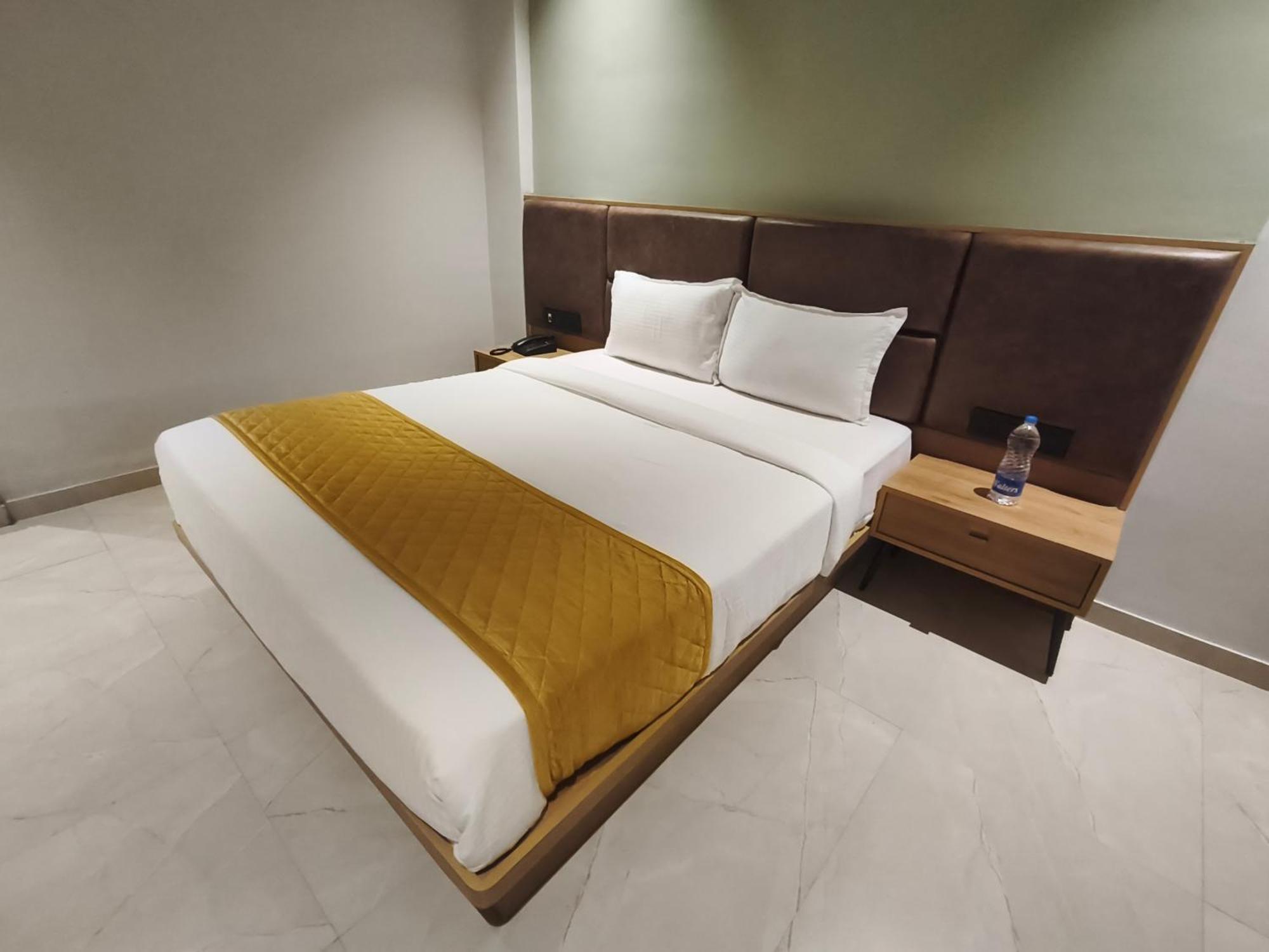 Hotel Beverly Plaza Kozhikode Esterno foto